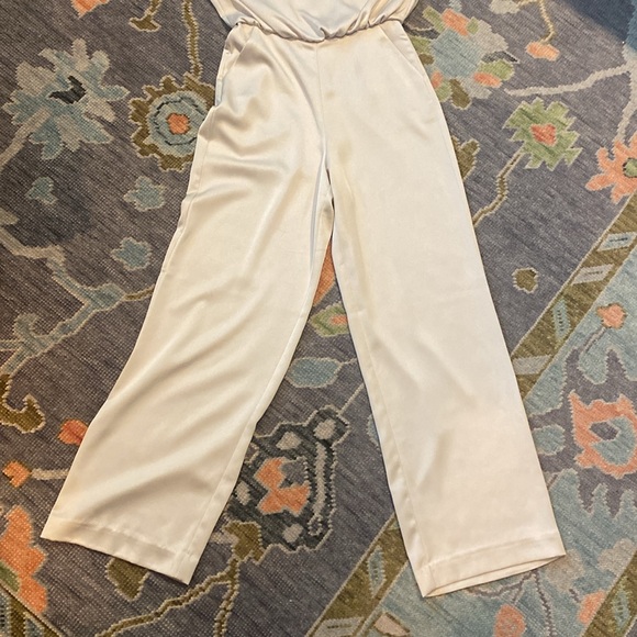Trina Turk jumpsuit. Size 4! - Picture 3 of 5